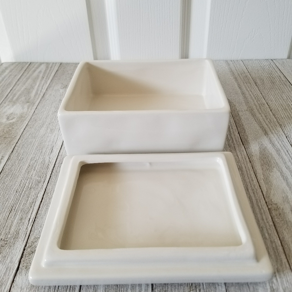 Rae Dunn FAVORITE THINGS Ceramic Box Jewelry Box - Picture 3 of 5